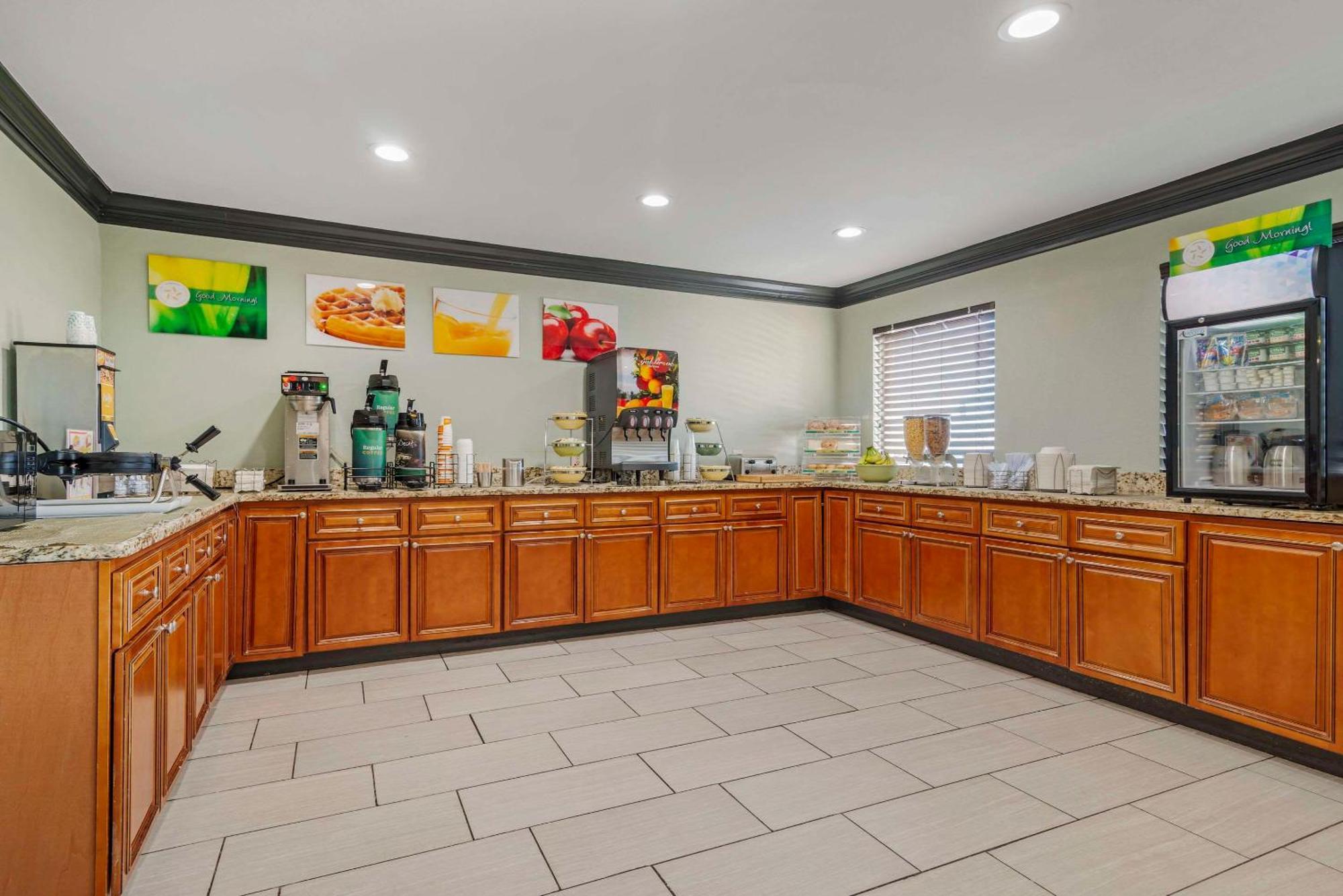 Quality Inn & Suites Morrow Atlanta South Экстерьер фото