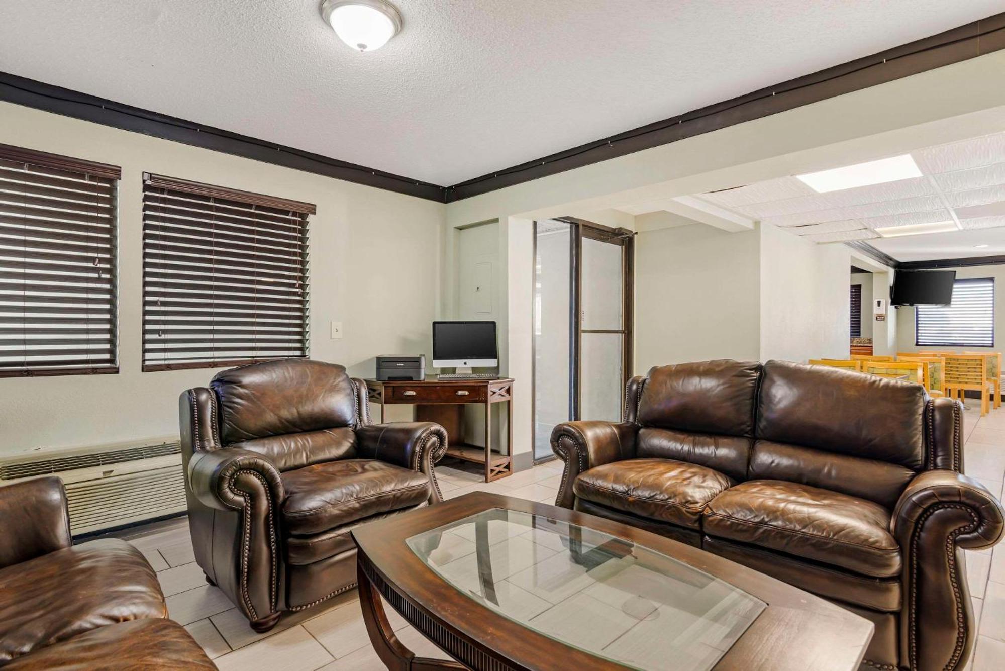 Quality Inn & Suites Morrow Atlanta South Экстерьер фото
