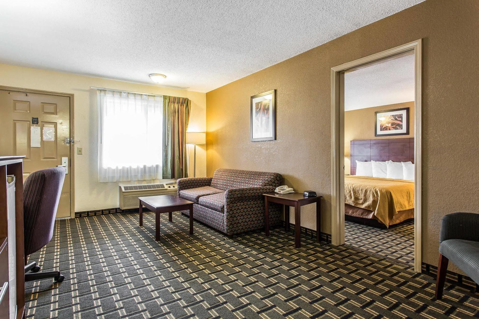 Quality Inn & Suites Morrow Atlanta South Экстерьер фото