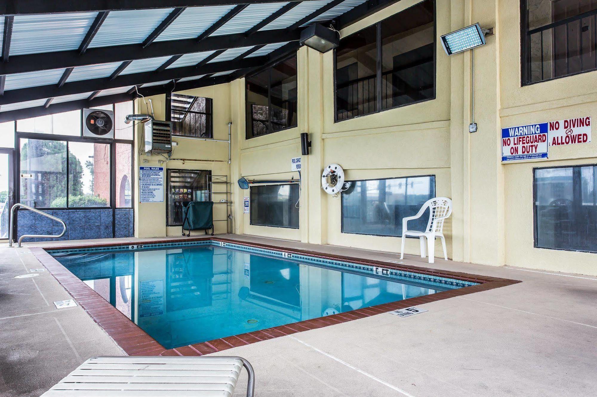 Quality Inn & Suites Morrow Atlanta South Экстерьер фото