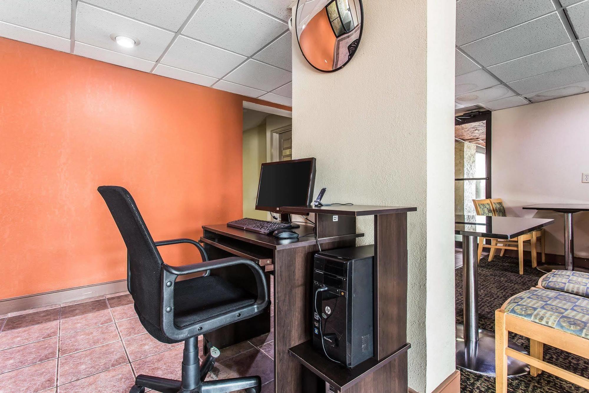 Quality Inn & Suites Morrow Atlanta South Экстерьер фото